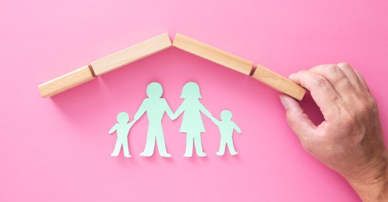 grafika do wpisu - jak wybrać ubezpieczenie dla dziecka